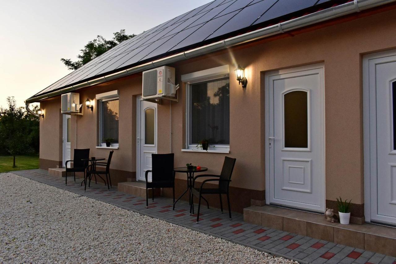 Napfény Apartman Makó Exterior foto
